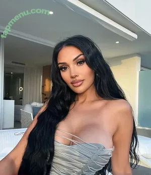 Kim K Hunjan / kbellebeauty nude photo #0030