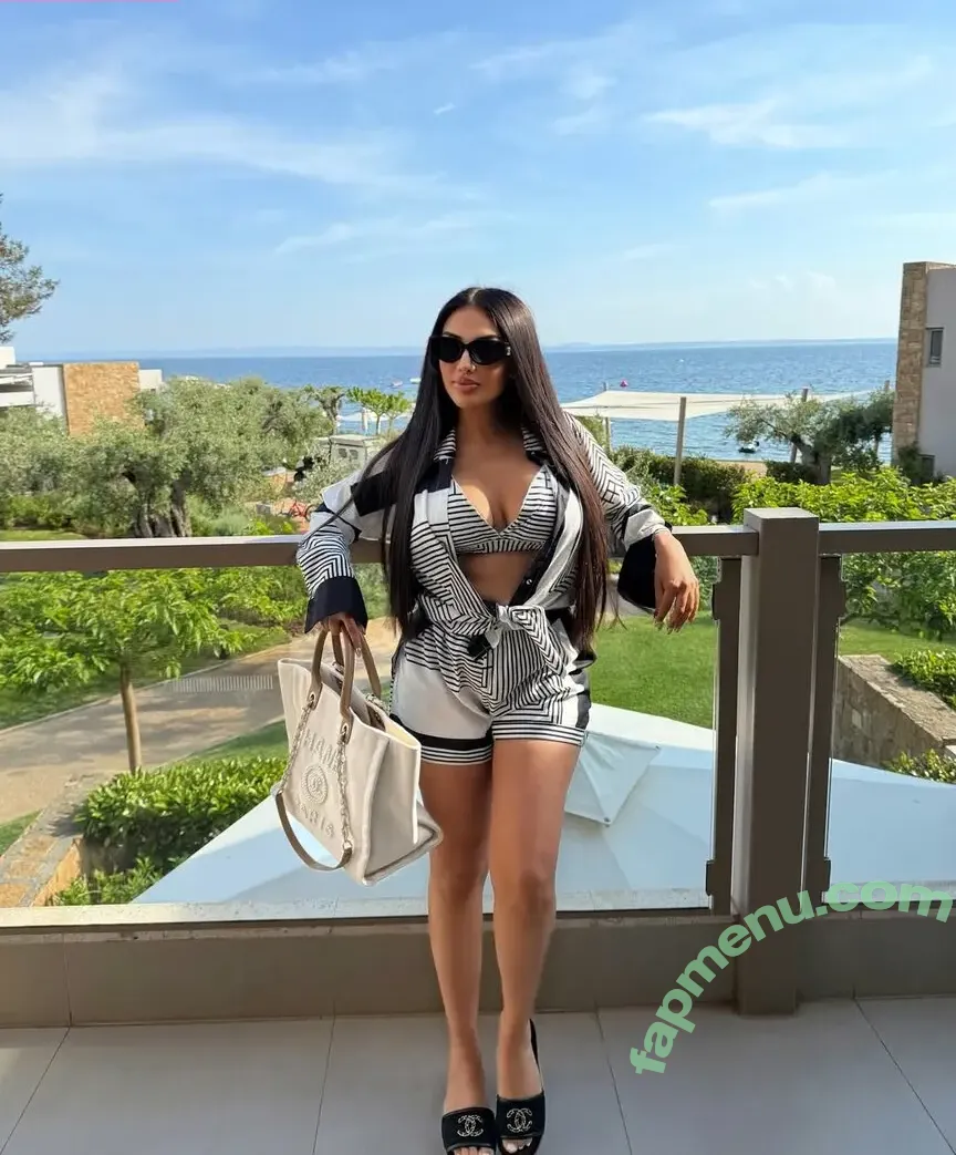 Kim K Hunjan nude photo #0007 (kbellebeauty)
