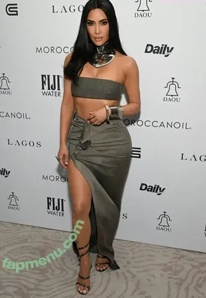 Kim Kardashian / kimkadarshian / kimkardashian nude photo #0071