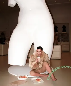Kim Kardashian / kimkadarshian / kimkardashian nude photo #0072