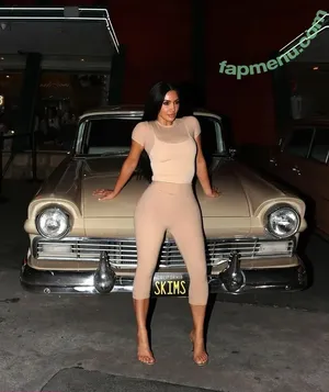 Kim Kardashian / kimkadarshian / kimkardashian nude photo #0076