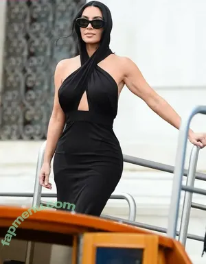 Kim Kardashian / kimkadarshian / kimkardashian nude photo #0097