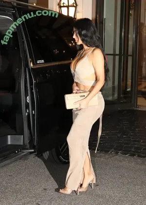 Kim Kardashian / kimkadarshian / kimkardashian nude photo #0148