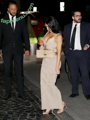 Kim Kardashian / kimkadarshian / kimkardashian nude photo #0152