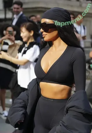 Kim Kardashian / kimkadarshian / kimkardashian nude photo #0200