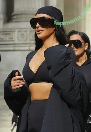 Kim Kardashian / kimkadarshian / kimkardashian nude photo #0219