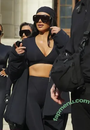 Kim Kardashian / kimkadarshian / kimkardashian nude photo #0224