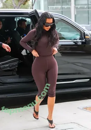 Kim Kardashian / kimkadarshian / kimkardashian nude photo #0272