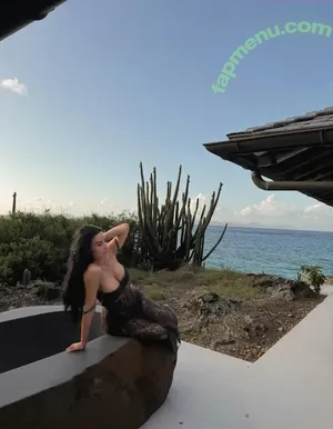 Kim Kardashian / KimKardashian nude photo #0962