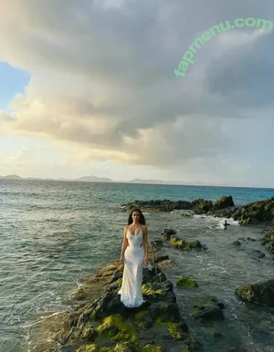 Kim Kardashian / KimKardashian nude photo #0963