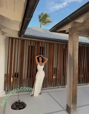 Kim Kardashian / KimKardashian nude photo #0964