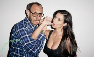 Kim Kardashian / KimKardashian nude photo #0980