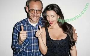 Kim Kardashian / KimKardashian nude photo #0985