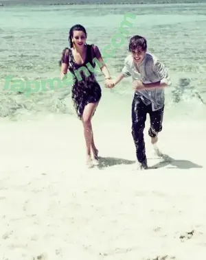 Kim Kardashian / KimKardashian nude photo #0996