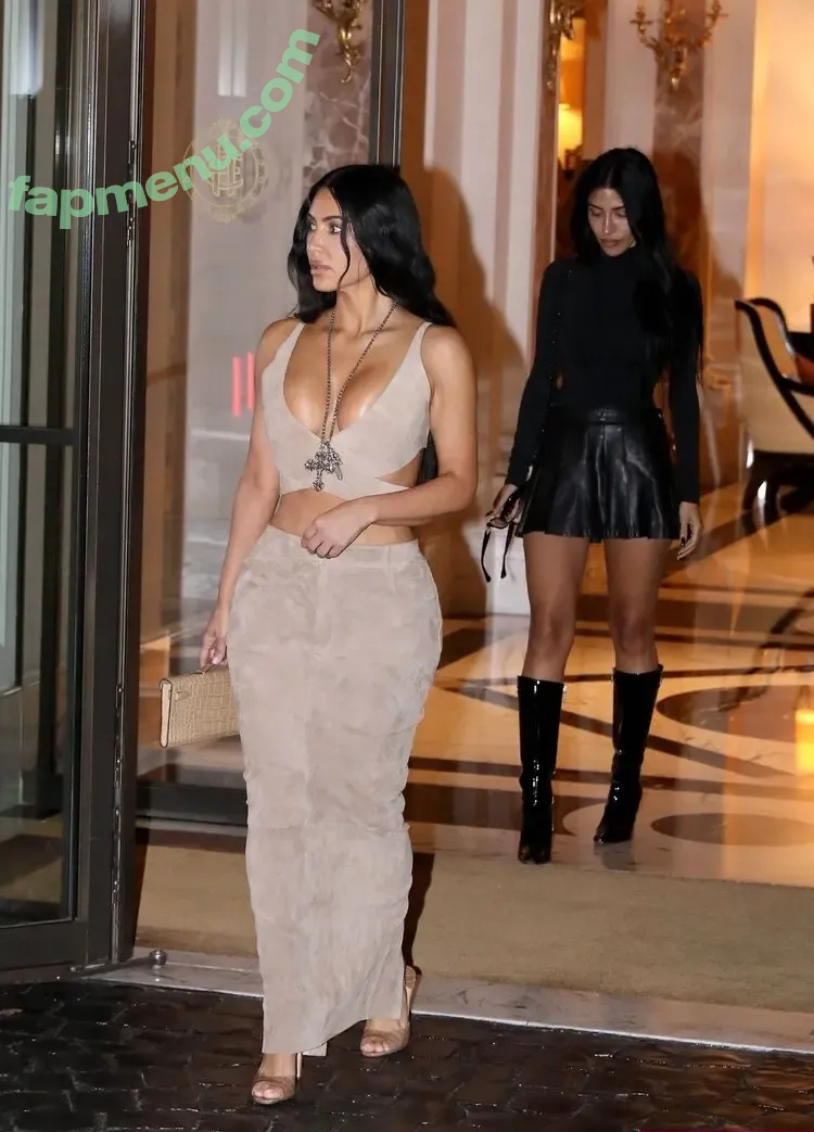 Kim Kardashian nude photo #0140 (kimkadarshian / kimkardashian)
