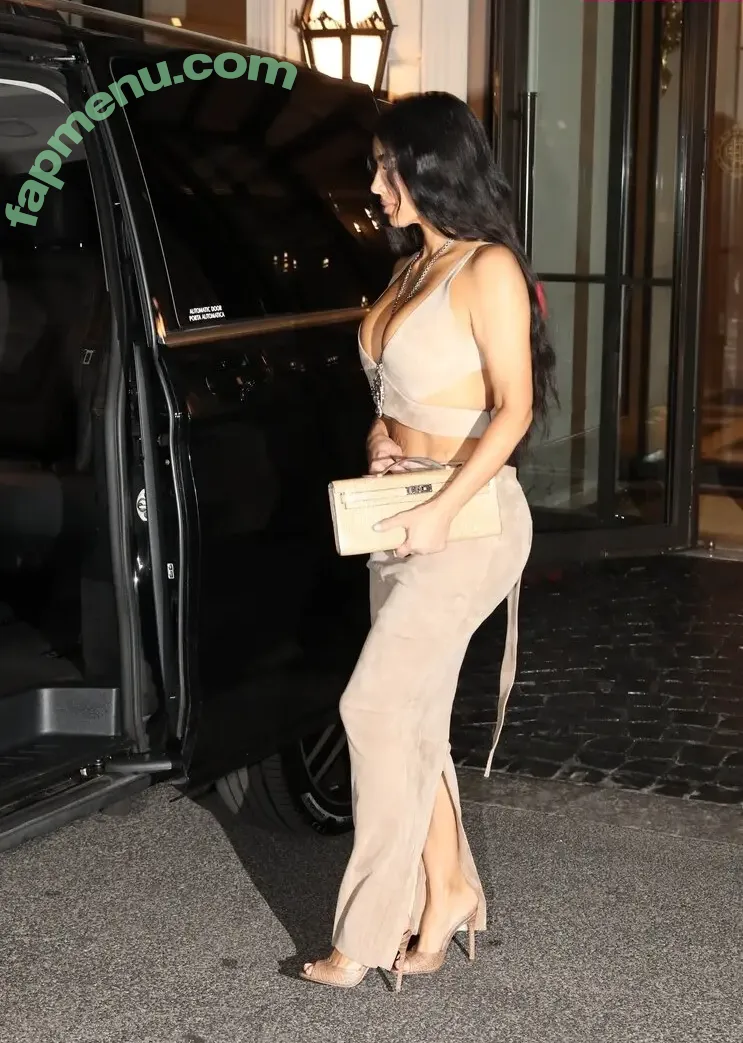 Kim Kardashian nude photo #0148 (kimkadarshian / kimkardashian)