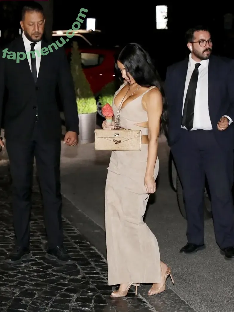 Kim Kardashian nude photo #0152 (kimkadarshian / kimkardashian)
