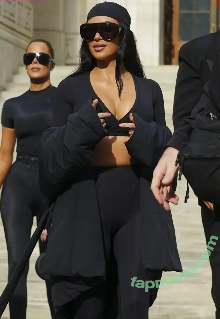 Kim Kardashian nude photo #0225 (kimkadarshian / kimkardashian)