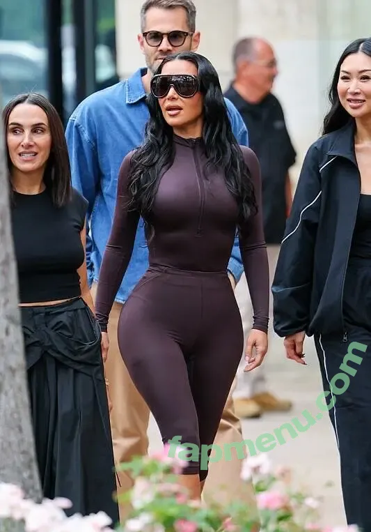 Kim Kardashian nude photo #0271 (kimkadarshian / kimkardashian)