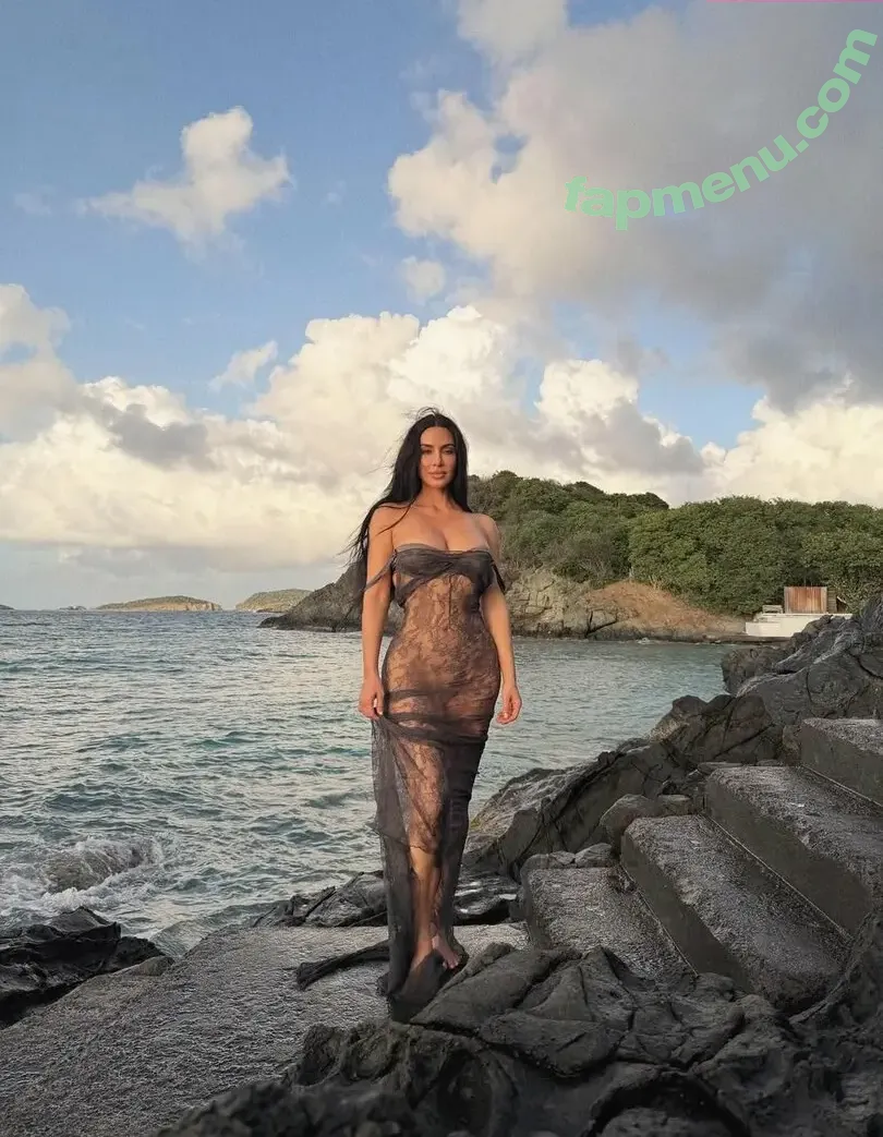 Kim Kardashian nude photo #0957 (KimKardashian)