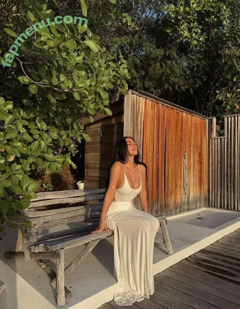 Kim Kardashian nude photo #0965 (KimKardashian)