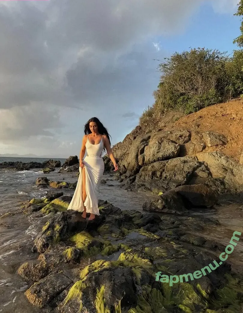 Kim Kardashian nude photo #0966 (KimKardashian)