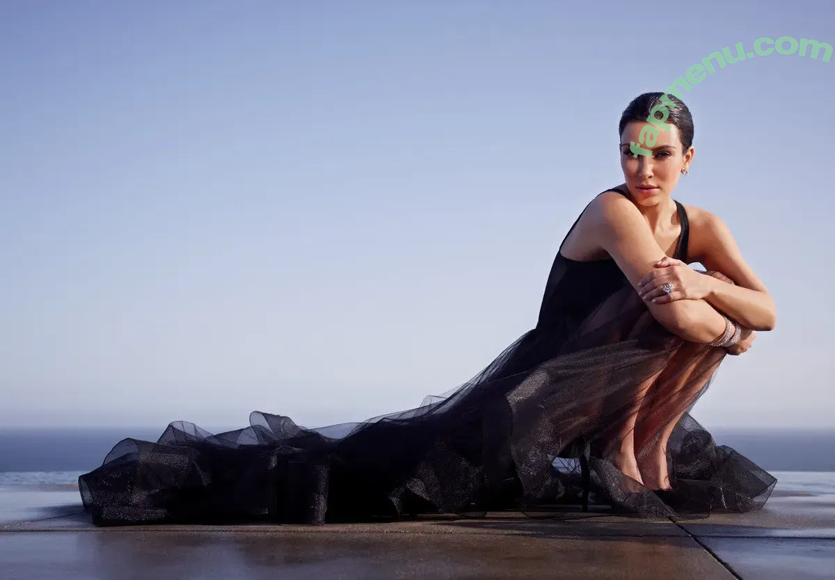 Kim Kardashian nude photo #0982 (KimKardashian)