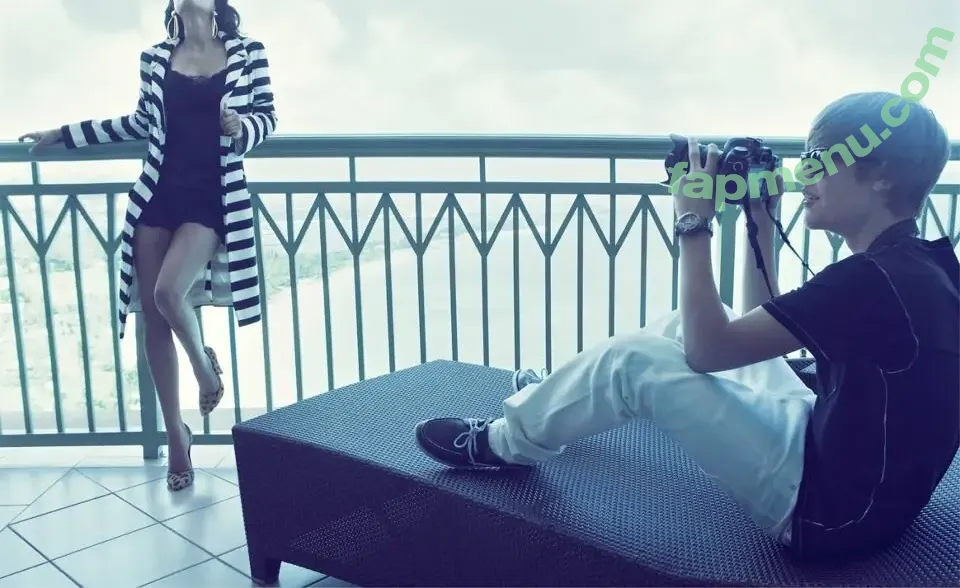 Kim Kardashian nude photo #0983 (KimKardashian)