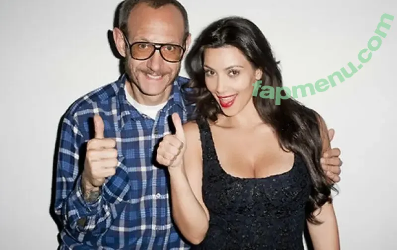 Kim Kardashian nude photo #0985 (KimKardashian)