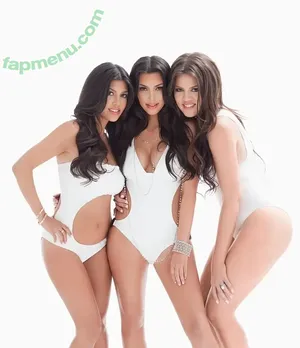 Kim Kardashian / KimKardashian nude photo #1002