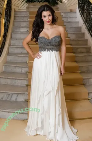 Kim Kardashian / KimKardashian nude photo #1015