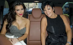 Kim Kardashian / KimKardashian nude photo #1021