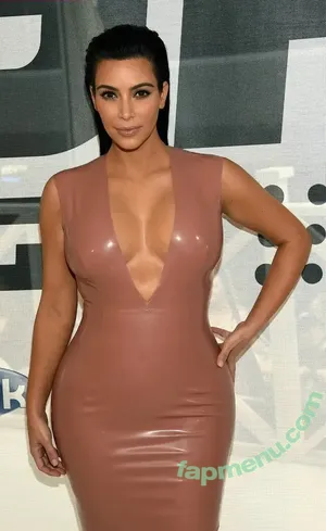 Kim Kardashian / KimKardashian nude photo #1074