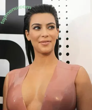 Kim Kardashian / KimKardashian nude photo #1082
