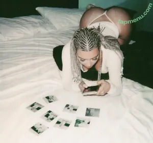 Kim Kardashian / KimKardashian nude photo #1110