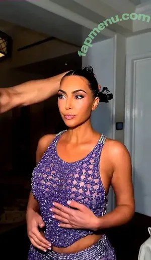 Kim Kardashian / KimKardashian nude photo #1137