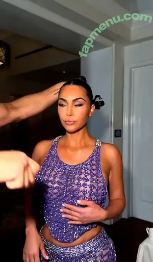 Kim Kardashian / KimKardashian nude photo #1138