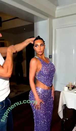 Kim Kardashian / KimKardashian nude photo #1141