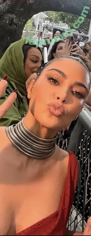 Kim Kardashian / KimKardashian nude photo #1165