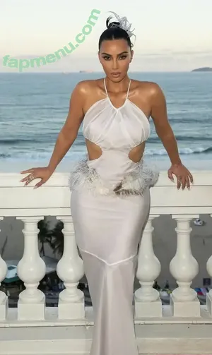 Kim Kardashian / KimKardashian nude photo #1169