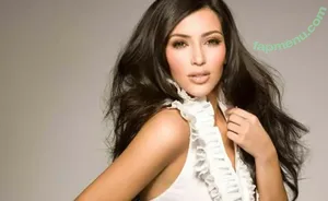 Kim Kardashian / KimKardashian nude photo #1186