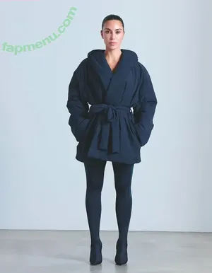 Kim Kardashian / KimKardashian nude photo #1209