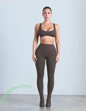 Kim Kardashian / KimKardashian nude photo #1210