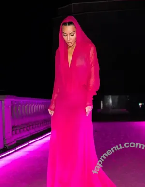 Kim Kardashian / kimkadarshian / kimkardashian nude photo #1223