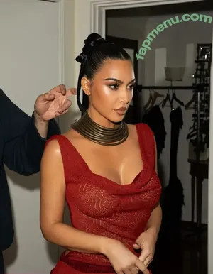 Kim Kardashian / kimkadarshian / kimkardashian nude photo #1234