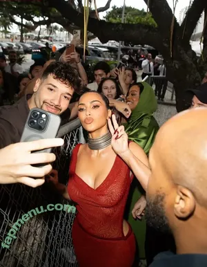 Kim Kardashian / kimkadarshian / kimkardashian nude photo #1235