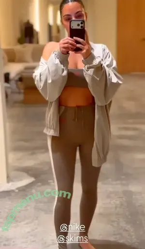 Kim Kardashian / kimkadarshian / kimkardashian nude photo #1242