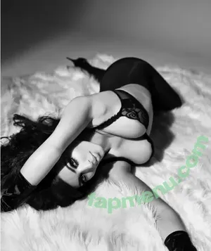 Kim Kardashian / KimKardashian nude photo #1275