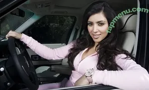 Kim Kardashian / KimKardashian nude photo #1329