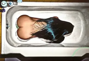 Kim Kardashian / KimKardashian nude photo #1331